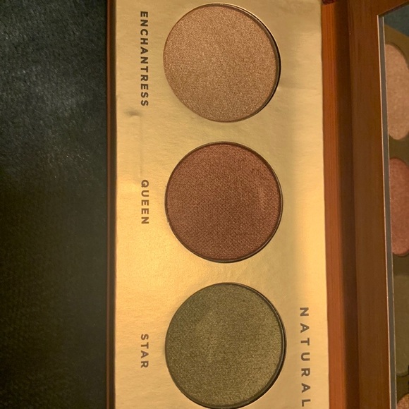 BUTTER LONDON- Natural Goddess - Picture 4 of 6